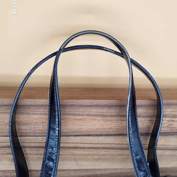 Michael Kors Black Quilted Tote w/sig Logo Lining, Magnetic & Drawstring Closure - Picture 5 of 11